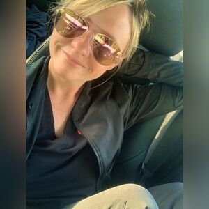 Meet your Posher, Elizabeth